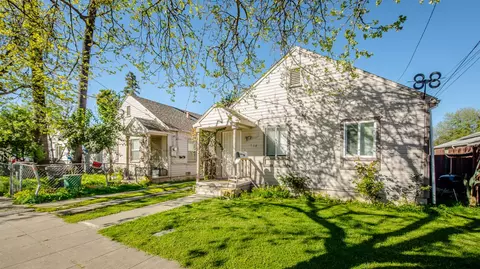 118 5th St, Woodland, CA 95695