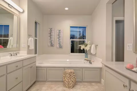 Bath - 2230 Cannery Loop, Davis, CA 95616 photo 4 of 5