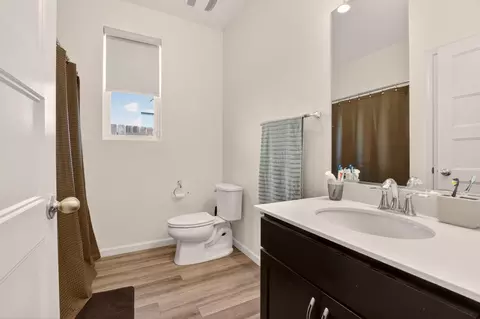 Entry Way - 1681 Oleander Ave, Manteca, CA 95337 photo 3 of 4