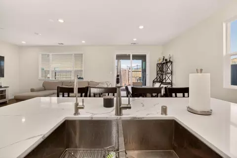 Kitchen - 1681 Oleander Ave, Manteca, CA 95337 photo 4 of 4
