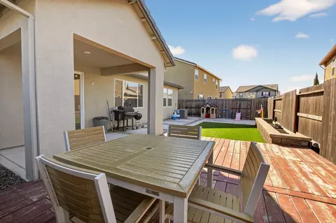 Exterior - 1681 Oleander Ave, Manteca, CA 95337 photo 4 of 7