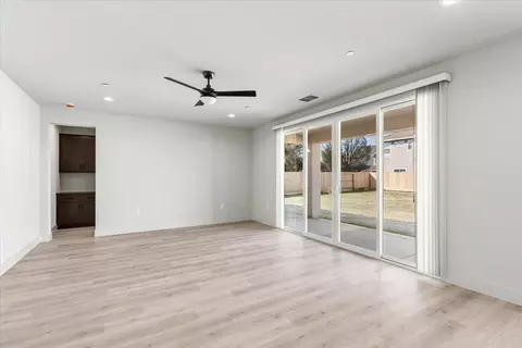 Living - 2041 Zane Way, Turlock, CA 95382 photo 10 of 16