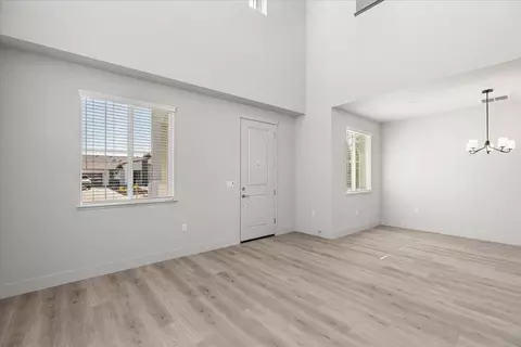 Living - 2041 Zane Way, Turlock, CA 95382 photo 6 of 16