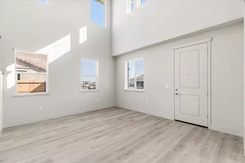 Living - 2041 Zane Way, Turlock, CA 95382 photo 3 of 16