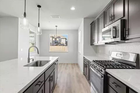 Kitchen - 2041 Zane Way, Turlock, CA 95382 photo 4 of 4