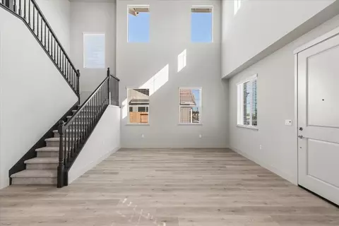 Living - 2041 Zane Way, Turlock, CA 95382 photo 2 of 16