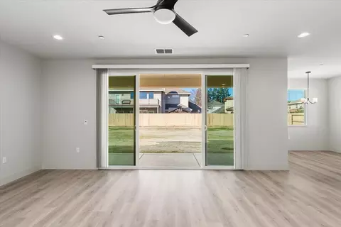 Living - 2041 Zane Way, Turlock, CA 95382 photo 14 of 16