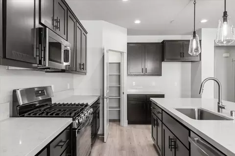 Kitchen - 2041 Zane Way, Turlock, CA 95382 photo 3 of 4
