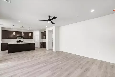 Living - 2041 Zane Way, Turlock, CA 95382 photo 13 of 16