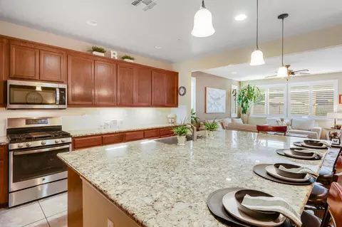 Kitchen - 1402 Skibbereen Way, Rocklin, CA 95765 photo 3 of 4