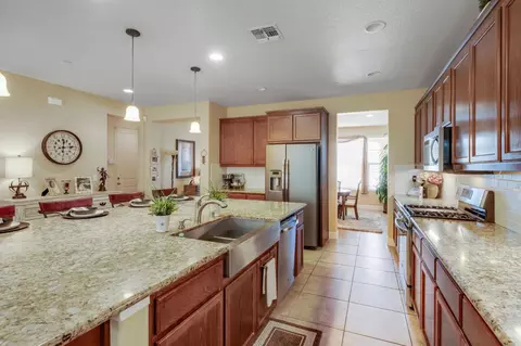 Kitchen - 1402 Skibbereen Way, Rocklin, CA 95765 photo 4 of 4