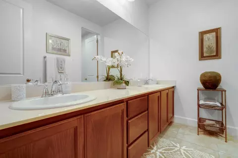 Bath - 1402 Skibbereen Way, Rocklin, CA 95765 photo 1 of 5
