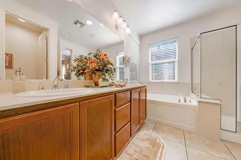 Bath - 1402 Skibbereen Way, Rocklin, CA 95765 photo 3 of 5