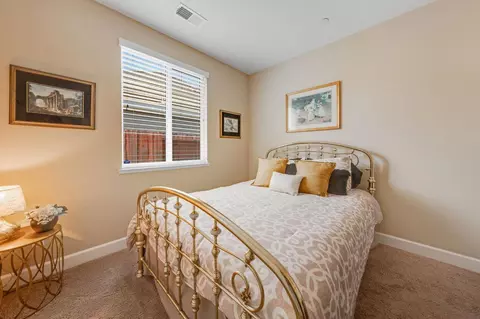 Bedroom - 1402 Skibbereen Way, Rocklin, CA 95765 photo 2 of 7