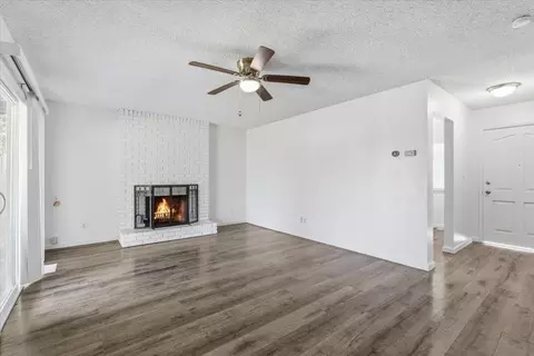 Living - 209 Tokay Ave, Modesto, CA 95350 photo 2 of 3