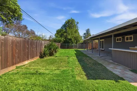 Exterior - 209 Tokay Ave, Modesto, CA 95350 photo 4 of 4