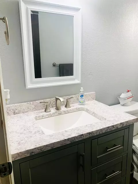 Bath - 1049 Compass Ln, Manteca, CA 95337 photo 1 of 1