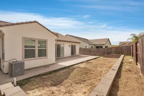 Exterior - 2771 Heather St, Lodi, CA 95242 photo 6 of 10