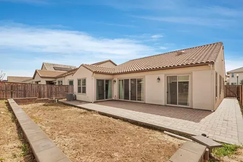 Exterior - 2771 Heather St, Lodi, CA 95242 photo 7 of 10