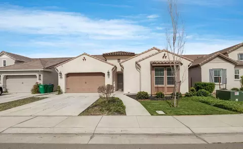 Exterior - 2771 Heather St, Lodi, CA 95242 photo 8 of 10