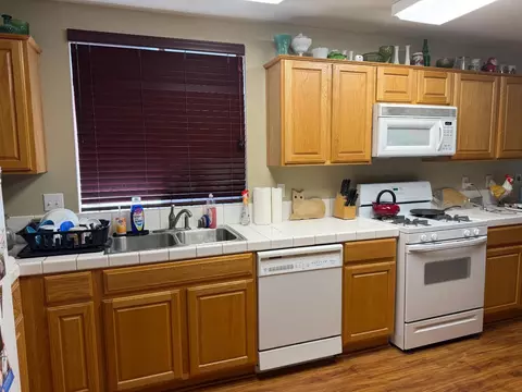 Kitchen - 409 Osprey Dr, Patterson, CA 95363 photo 1 of 3