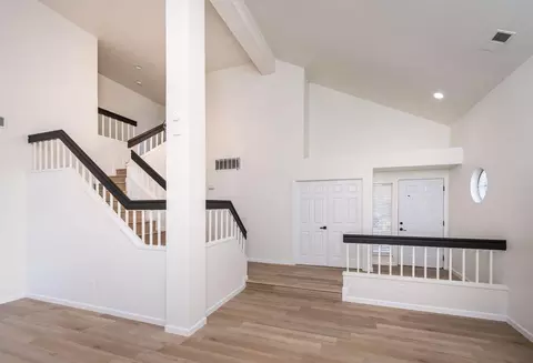 Entry Way - 1955 Clearbrook Ct, Tracy, CA 95376 photo 2 of 6