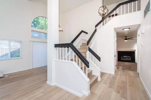 Entry Way - 1955 Clearbrook Ct, Tracy, CA 95376 photo 3 of 6