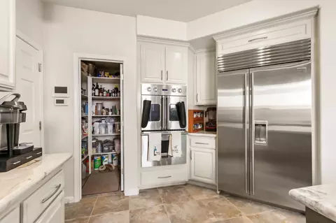 Kitchen - 5415 Rogers St, Davis, CA 95618 photo 4 of 6