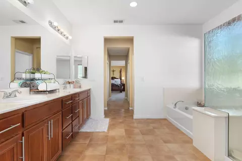 Entry Way - 751 Banff Dr, Newman, CA 95360 photo 8 of 9