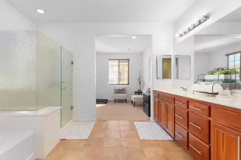 Entry Way - 751 Banff Dr, Newman, CA 95360 photo 6 of 9