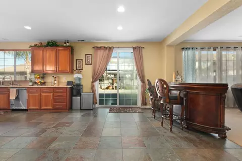 Entry Way - 751 Banff Dr, Newman, CA 95360 photo 2 of 9