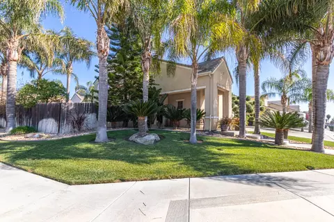 Exterior - 751 Banff Dr, Newman, CA 95360 photo 4 of 14
