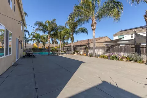 Exterior - 751 Banff Dr, Newman, CA 95360 photo 12 of 14