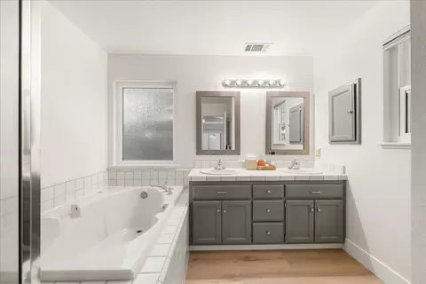 Bath - 2971 Windsor Ct, Rescue, CA 95672 photo 1 of 3