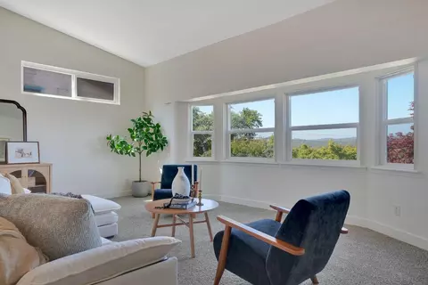 Living - 513 Perry St, Jackson, CA 95642 photo 3 of 7