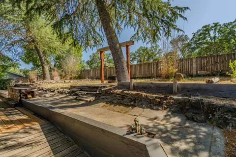 Exterior - 513 Perry St, Jackson, CA 95642 photo 4 of 12