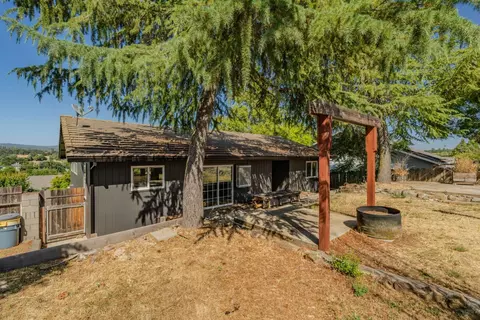 Exterior - 513 Perry St, Jackson, CA 95642 photo 9 of 12