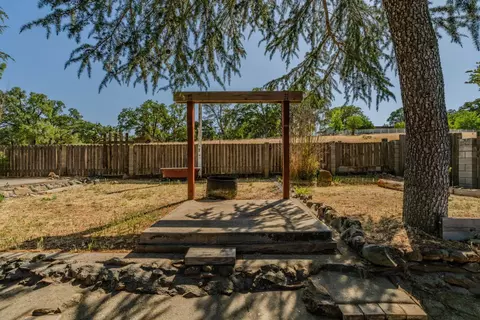 Exterior - 513 Perry St, Jackson, CA 95642 photo 5 of 12
