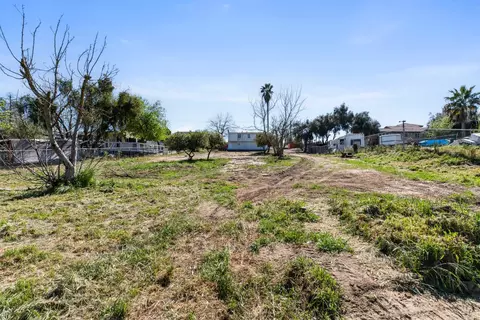 Exterior - 1821 River Rd, Modesto, CA 95351 photo 12 of 12