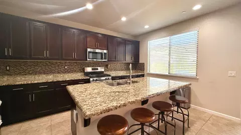 Kitchen - 2767 Round Tree Way, Manteca, CA 95337 photo 2 of 4