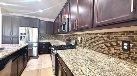 Kitchen - 2767 Round Tree Way, Manteca, CA 95337 photo 4 of 4