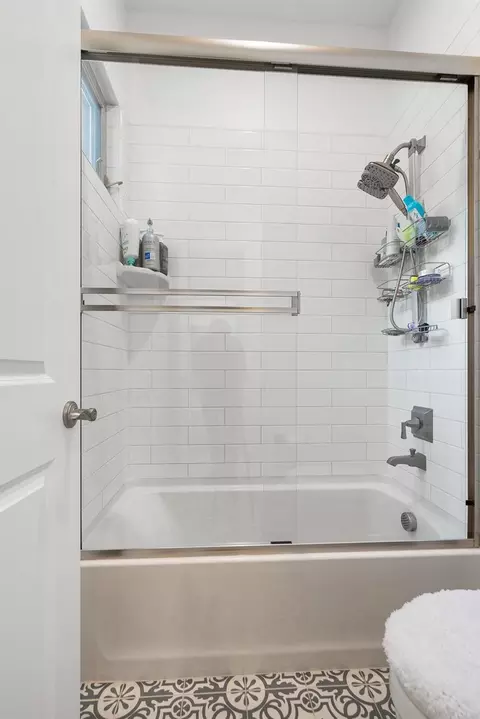 Bath - 1483 Centennial Dr, Lodi, CA 95242 photo 5 of 5