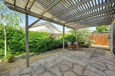 Exterior - 2343 Caravaggio Dr, Davis, CA 95618 photo 5 of 7