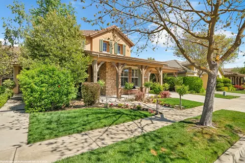 2075 Holt Dr, Lodi, CA 95242 photo 2