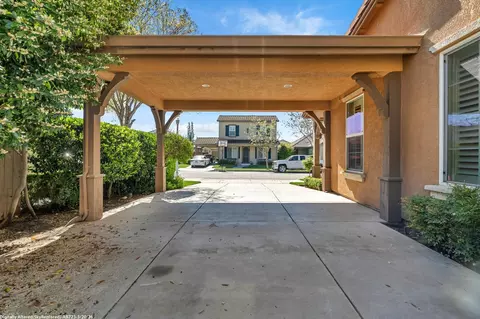 2075 Holt Dr, Lodi, CA 95242 photo 5