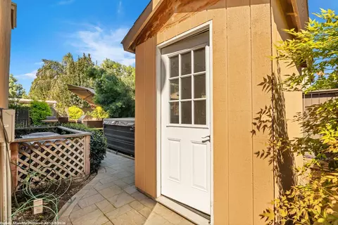 2075 Holt Dr, Lodi, CA 95242 photo 41
