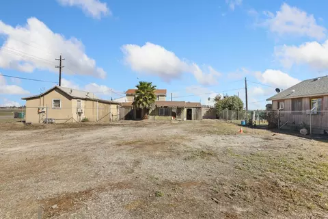 Exterior - 2222 Vierra Rd, Lathrop, CA 95330 photo 2 of 3