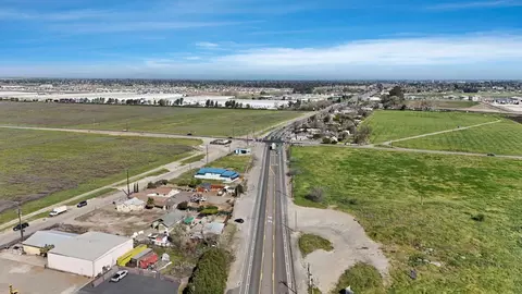 View/Area - 2222 Vierra Rd, Lathrop, CA 95330 photo 6 of 11