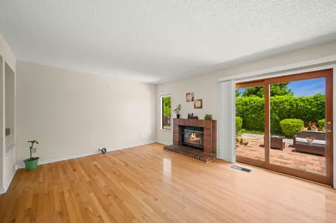 Living - 106 Jasper Ct, Hercules, CA 94547 photo 2 of 4