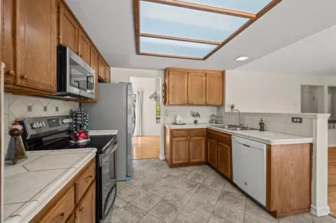 Kitchen - 106 Jasper Ct, Hercules, CA 94547 photo 4 of 5